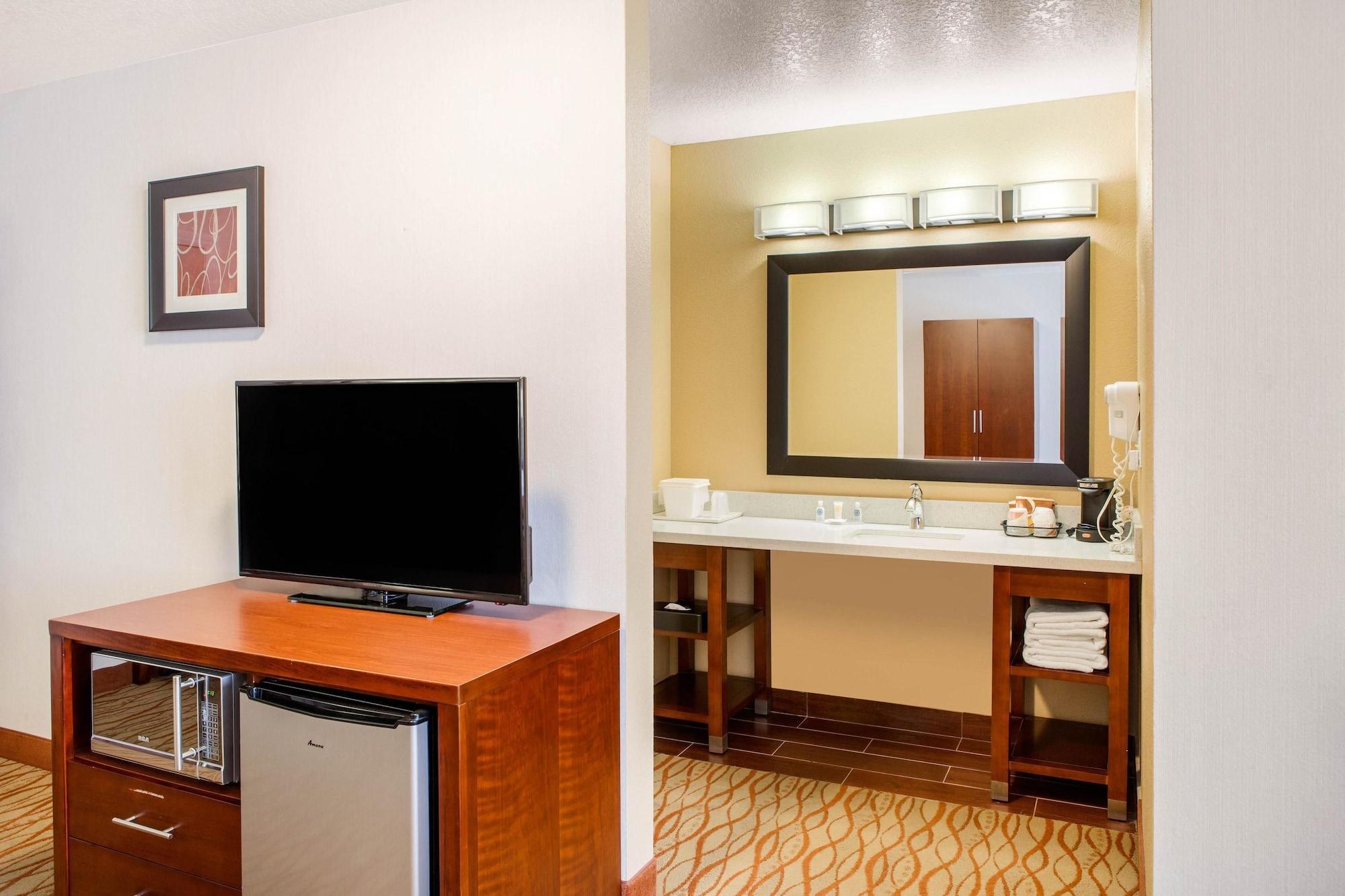 Comfort Inn Mount Shasta Area Weed Bagian luar foto
